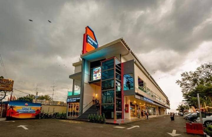 Sri Sayang Pearl View Lägenhet Batu Feringgi Rum bild