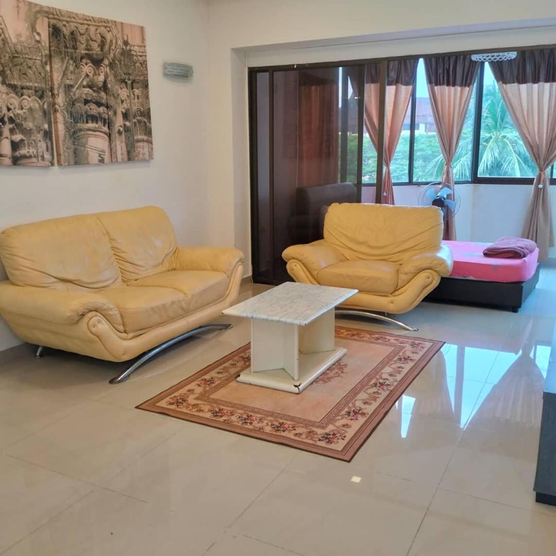 Sri Sayang Pearl View Lägenhet Batu Feringgi Exteriör bild