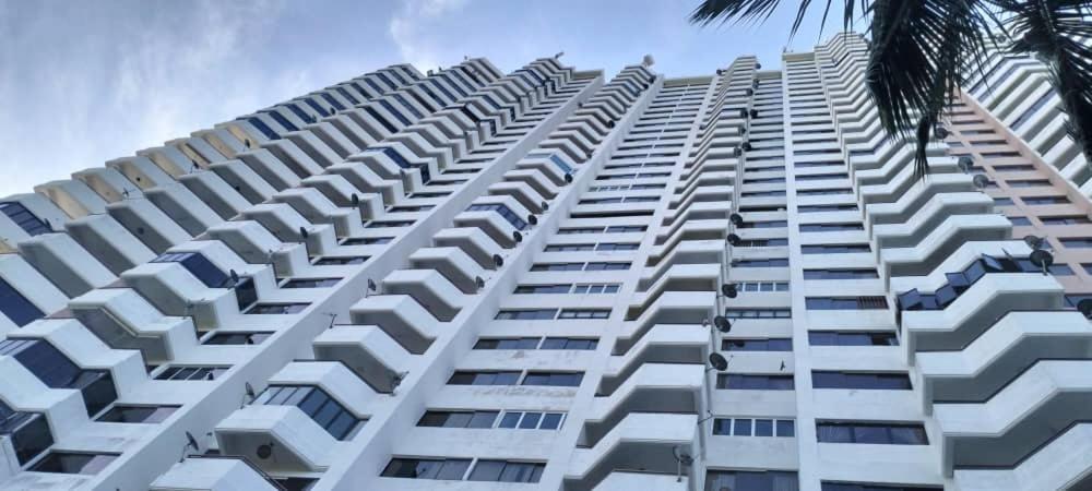 Sri Sayang Pearl View Lägenhet Batu Feringgi Rum bild